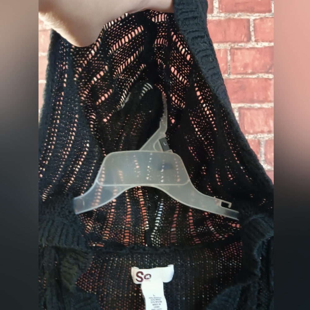 𝐒𝐎 𝐊𝐧𝐢𝐭𝐭𝐞𝐝 𝐁𝐮𝐭𝐭𝐨𝐧 𝐇𝐨𝐨𝐝𝐞𝐝 𝐒𝐰𝐞𝐚𝐭𝐞𝐫 - Picture 7 of 12